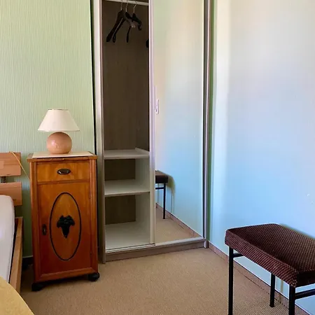 Living With Charm Apartment *